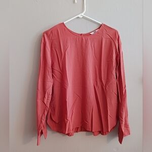 Uniqlo Rayon Button Back Blouse